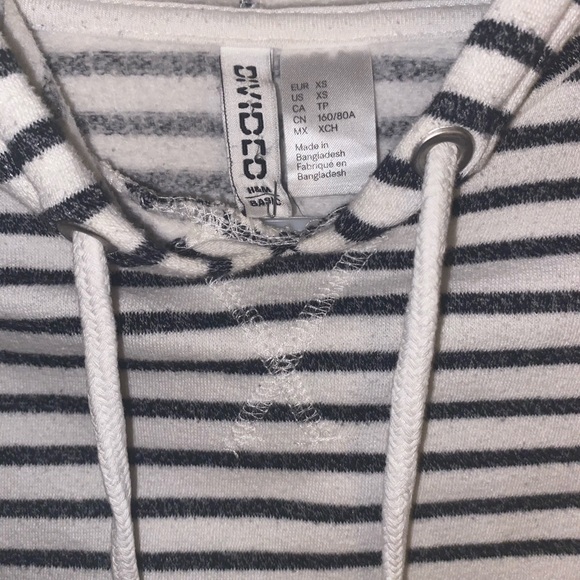 Crop hoodie - Picture 2 of 2